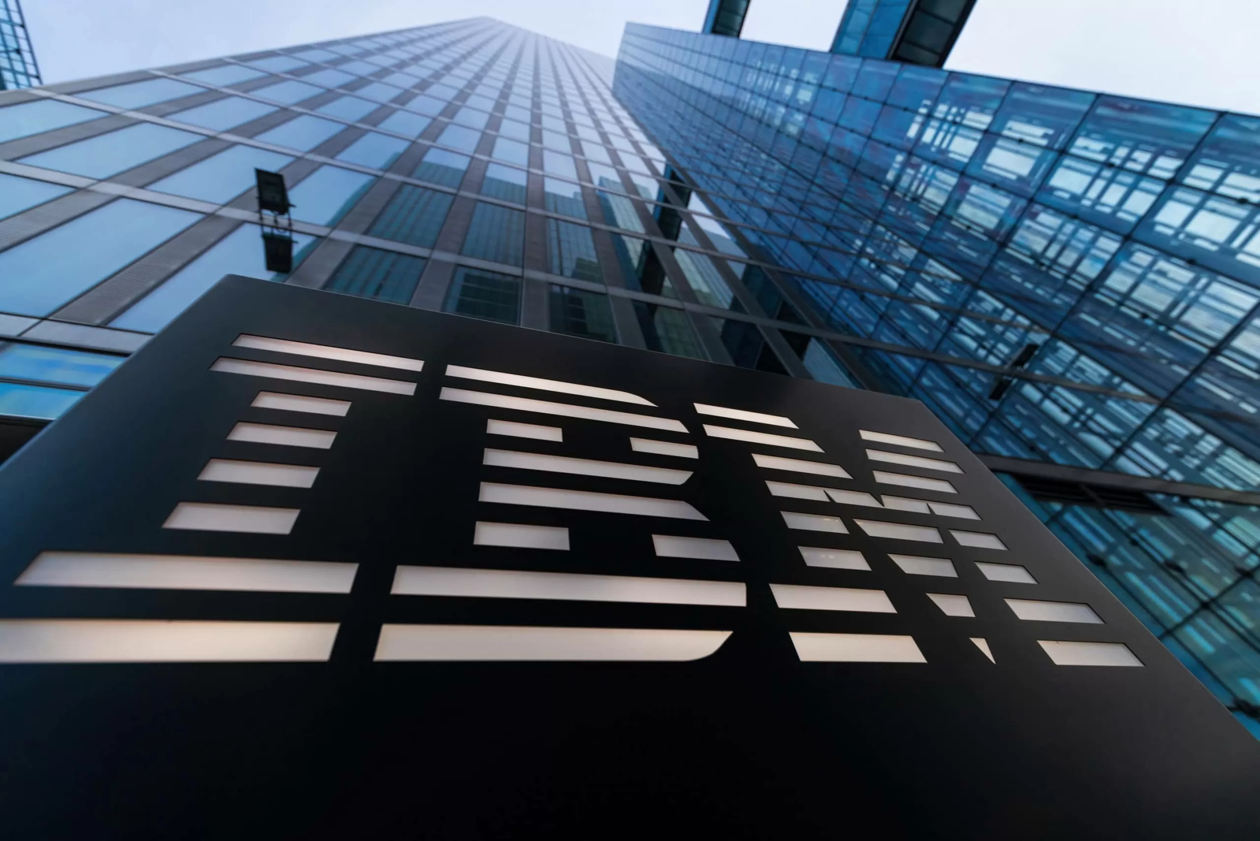 Quem foi Louis Gerstner, o CEO que salvou a IBM nos anos 1990