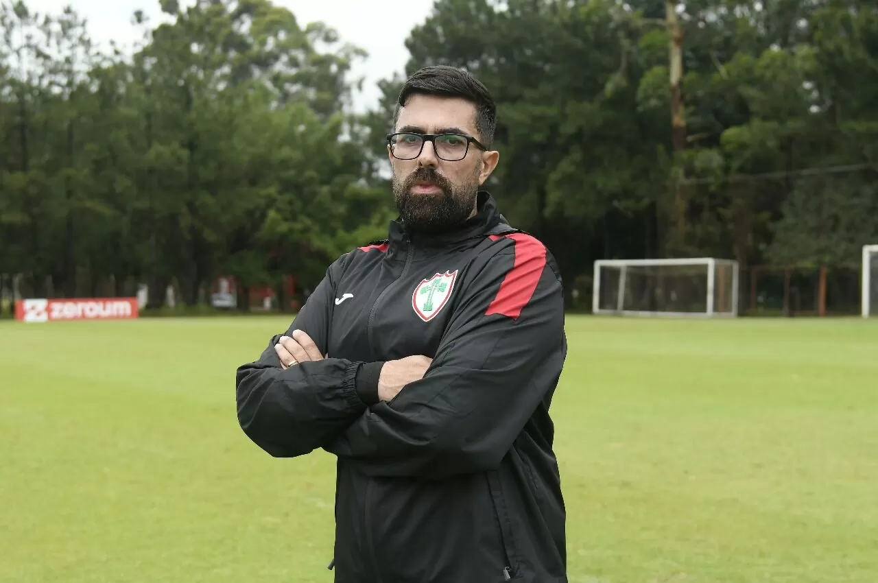 Portuguesa anuncia Raphael Laruccia como novo auxiliar técnico