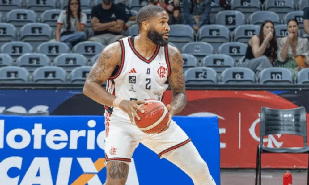 Flamengo derrota Corinthians e se isola na liderança do NBB