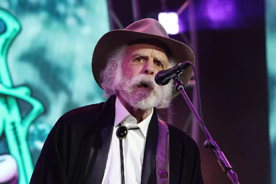 Bob Weir, fundador do Grateful Dead e guitarrista, morre aos 78 anos