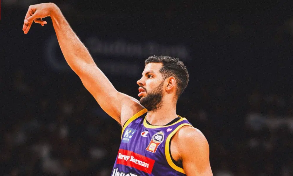 Tim Soares faz 10 pontos em vitória apertada do Sydney Kings