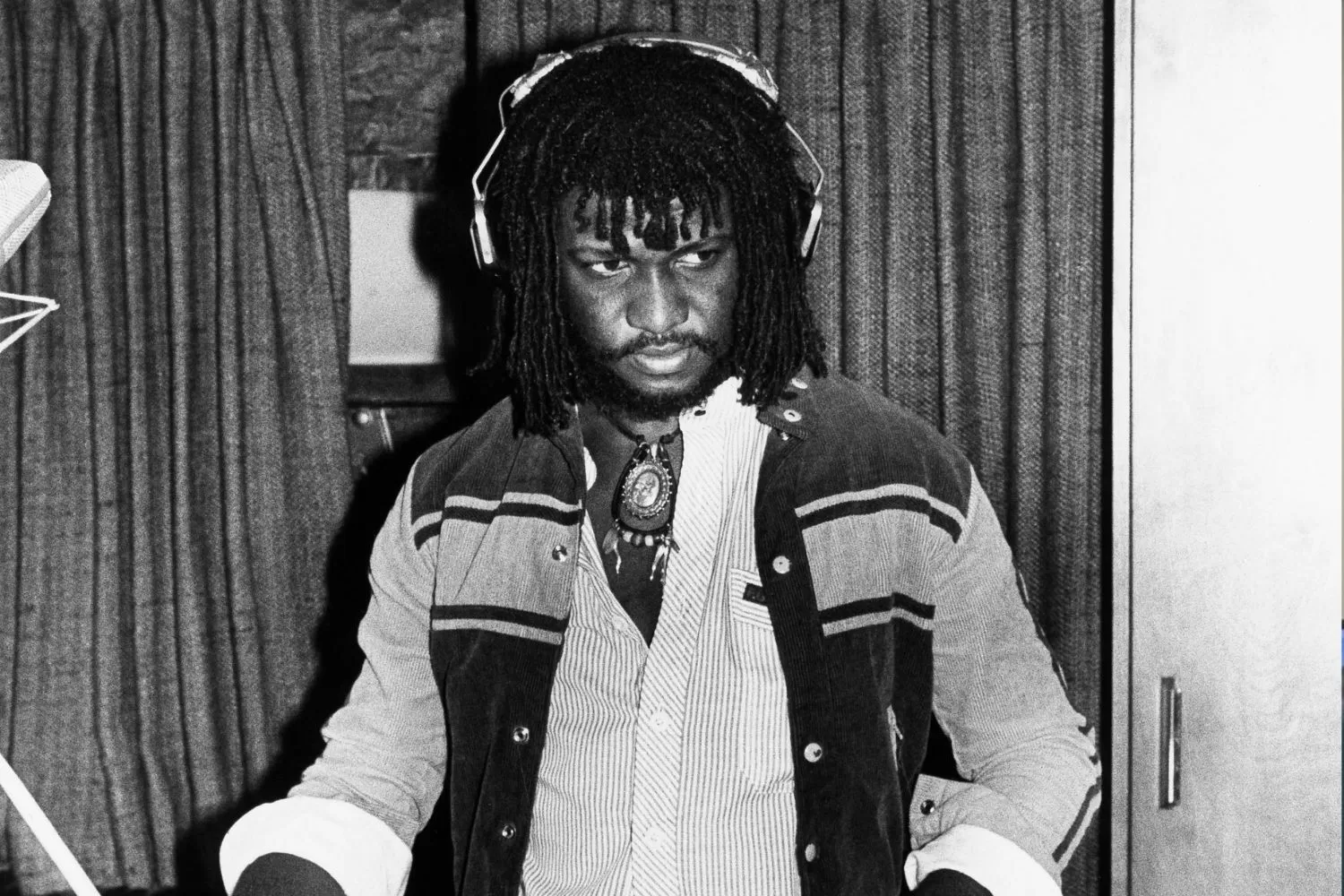 Morre Sly Dunbar, lenda do reggae, aos 73 anos
