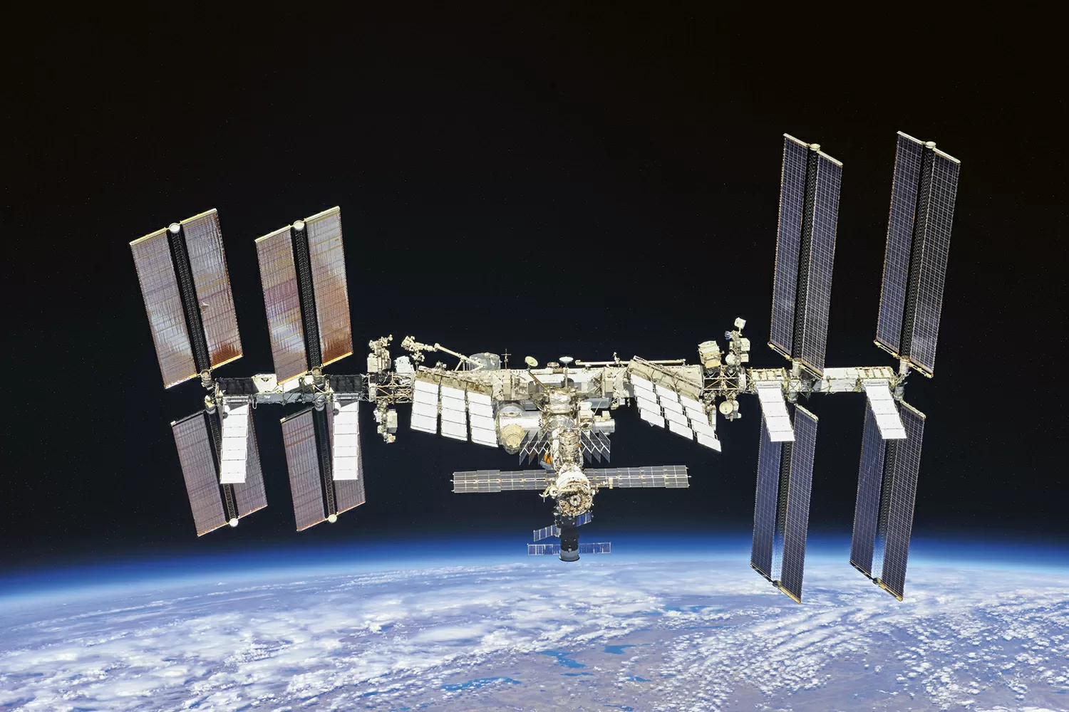 Nasa planeja evacuar astronautas da ISS por motivos médicos em 14 de janeiro