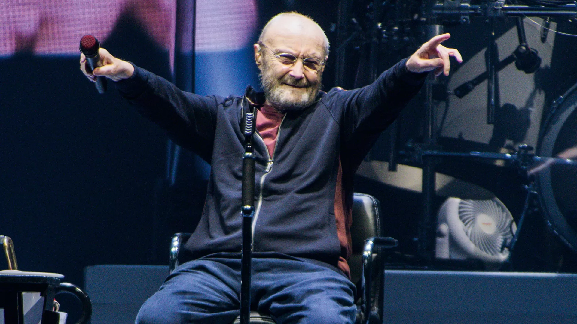 Phil Collins desabafa sobre problemas de saúde: ‘Tudo o que podia dar errado, deu errado’