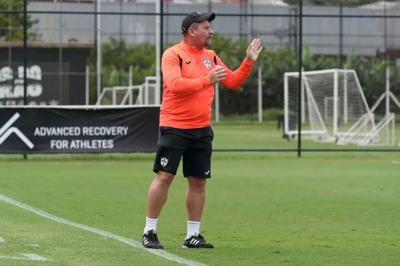 Fábio Matias explica divisão do elenco antes do duelo com o Mirassol