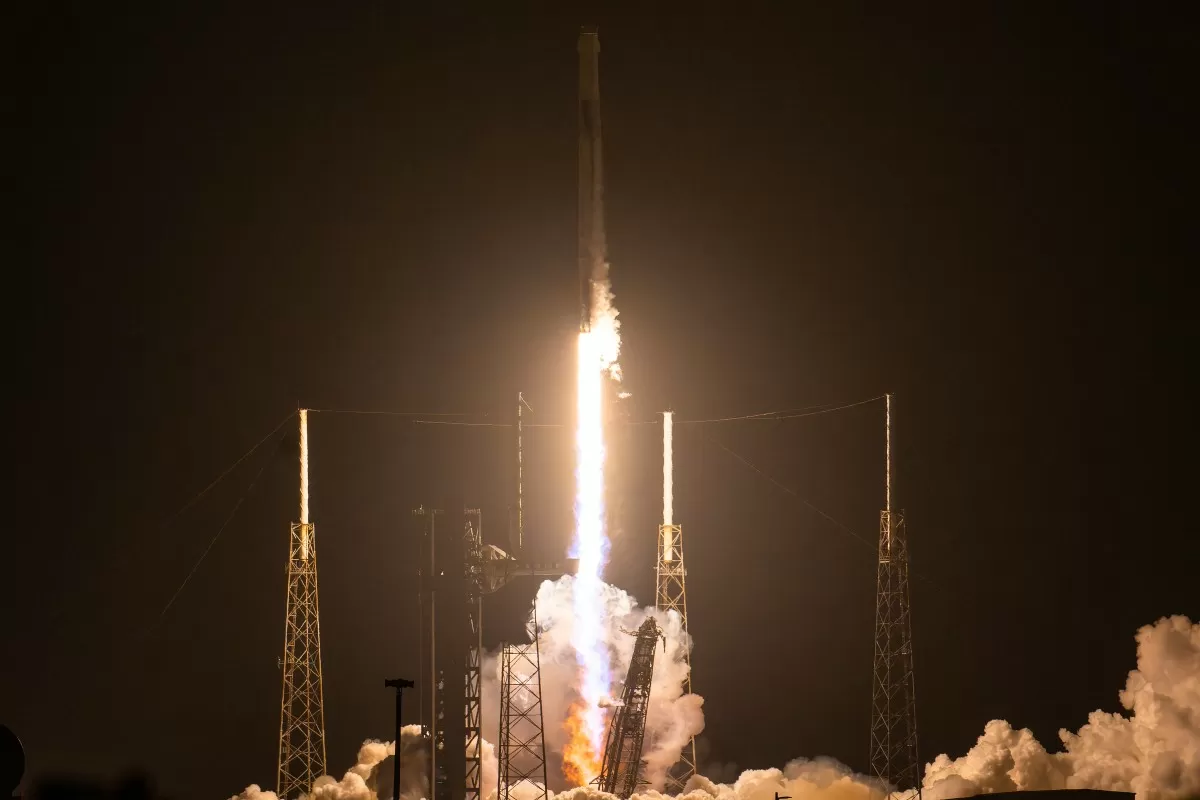 Tripulação internacional decola rumo à Estação Espacial Internacional