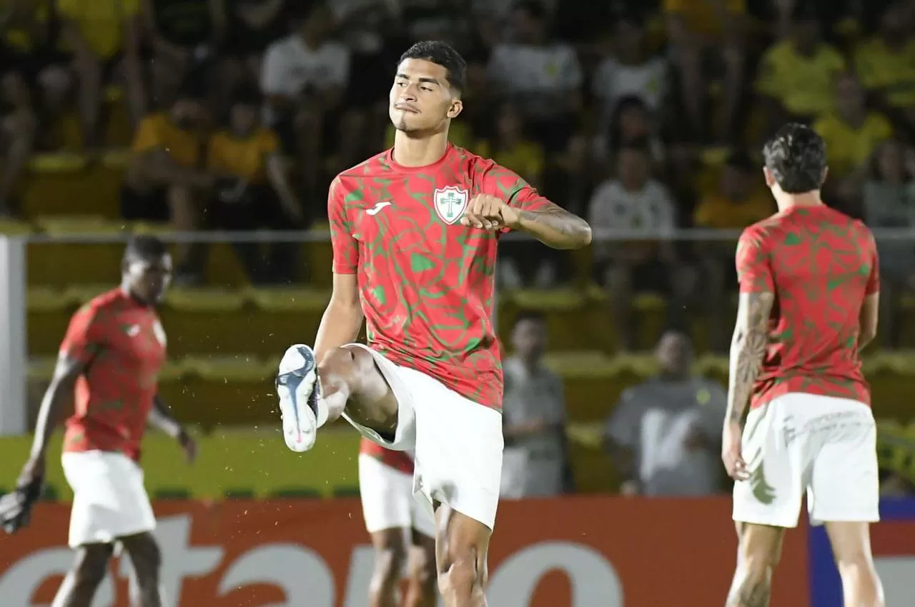 Gustavo Henrique e Renê ficam à disposição para clássico após novo adiamento no TJD