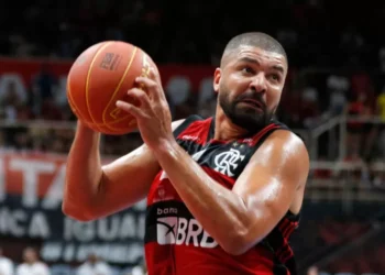Flamengo bate Bauru fora de casa e fica perto da final do NBB