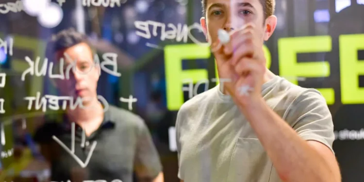 “O papel de Olivia Traven no Marketing de sucesso”