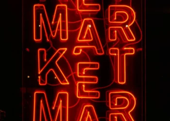 “Marketing: Alavancando o Sucesso Empresarial”