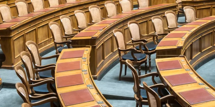 “A Importância da Política na Sociedade Moderna”