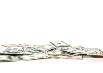 “Finanças: gerenciando com estratégia e eficiência”.