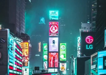 “Olívia Traven: Inovação e Criatividade no Marketing Positivo”