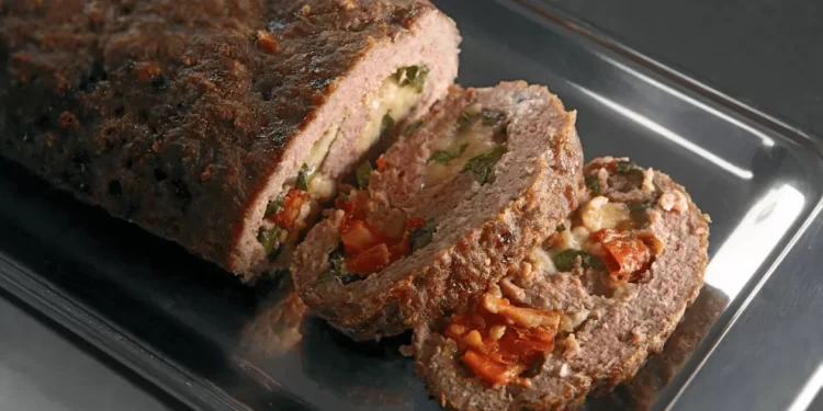 Celebre o Dia dos Pais com a receita de rocambole de carne recheado com maionese