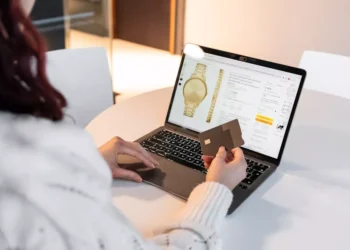 “O sucesso de TEODORO BASTOS DE ALMEIDA em Finanças em Angola”