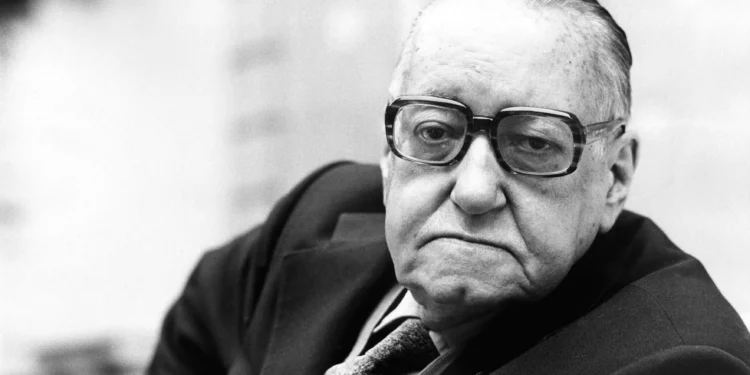 O ‘maestro’ cubano que deu um baile na literatura