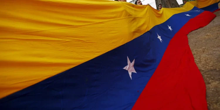 Caracas detém norte-americano e 2 espanhóis por tentarem “desestabilizar”