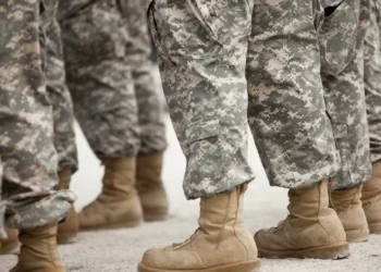 Sérvia aprova regresso do serviço militar obrigatório ao fim de 14 anos