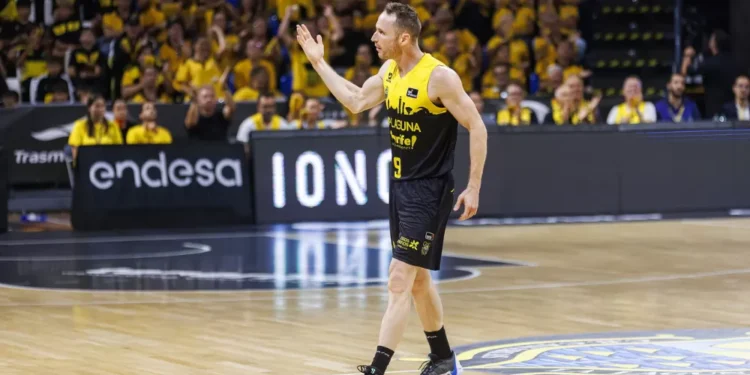 Huertas comanda vitória do Tenerife na liga espanhola