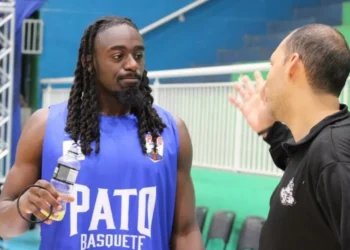 Wrighten anota 31 pontos e Pato derrota o Botafogo