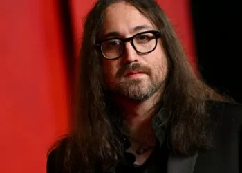 Filho de John Lennon fala sobre perseguição do FBI para prender pai