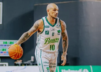 Com homenagem para Alex, Bauru conquista sétima vitória no NBB