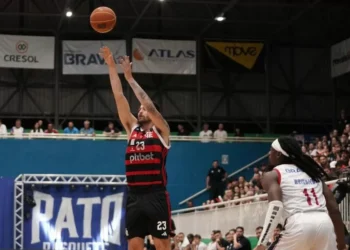 Flamengo passa dos 100 pontos em vitória contra o Pato Basquete