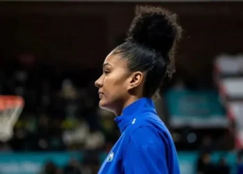 Damiris Dantas é a cestinha na derrota do Botas na Liga Turca