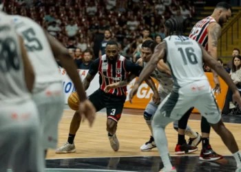Bennett é cestinha e São Paulo ganha duelo direto com Brasília