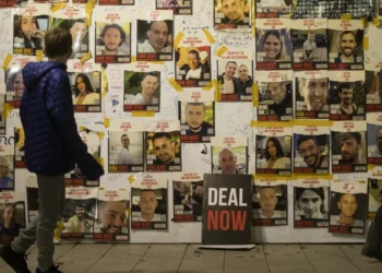 Familiares de reféns lembram que acordo “chega tarde” para mortos
