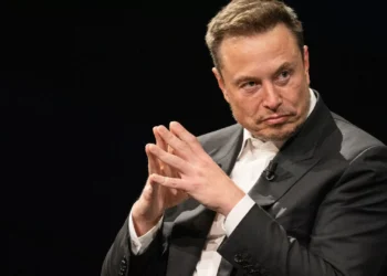 Funcionários federais dos EUA processam Musk por ameaçar despedi-los