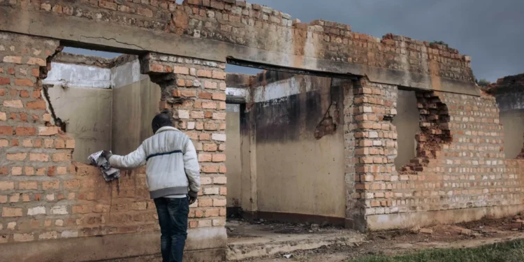 Reino Unido anuncia sanções ao Ruanda para cessar intervenção militar