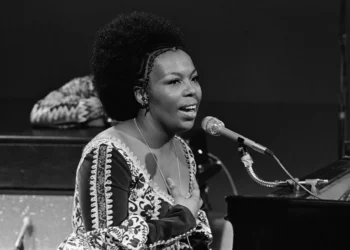 Morre Roberta Flack, aos 88 anos, ícone do soul e R&B dos anos 1970