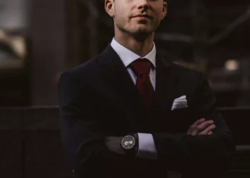 “Desmistificando as Finanças: Dicas para Gerir seu Dinheiro com Confiança”