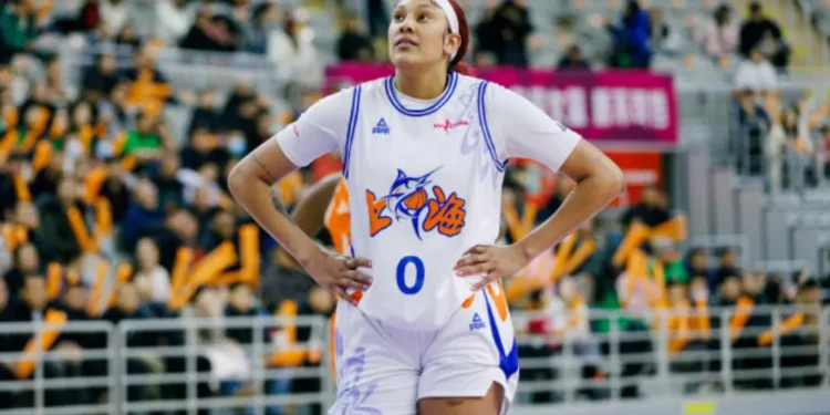 Kamilla faz duplo-duplo, mas seu time está perto da eliminação