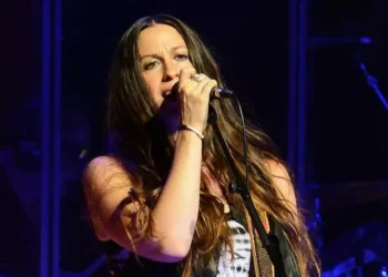 De astros forjados no TikTok a estrela dos anos 90: o 2º dia de Lolla BR