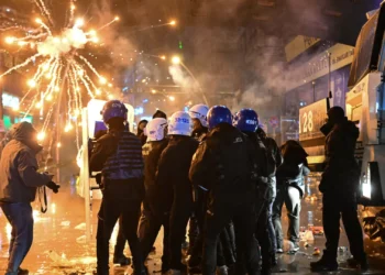 Nova noite de mobilização popular na Turquia para apoiar autarca de Istambul