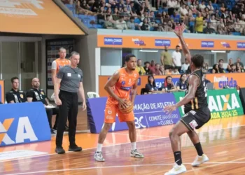 Botafogo se recupera e vira o jogo contra o São José no NBB