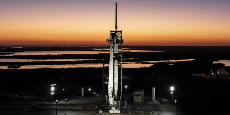 Astronautas “presos”: missão para possibilitar volta é cancelada após problemas