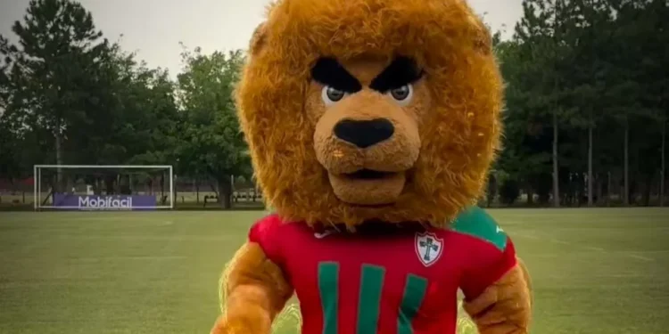 Lusa apresenta novo visual do mascote Leão e divide opiniões da torcida