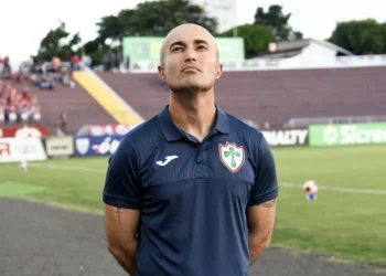 Cauan garante Lusa na busca por reforços e sai em defesa de Igor Torres