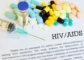 OMS alerta: escassez de medicamentos para HIV pode causar milhões de mortes