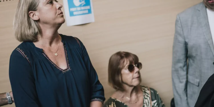 Filha de Dominique Pelicot apresenta queixa por violação contra o pai