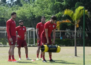 Recuperado, Cristiano volta aos treinos na Lusa e projeta a Série D