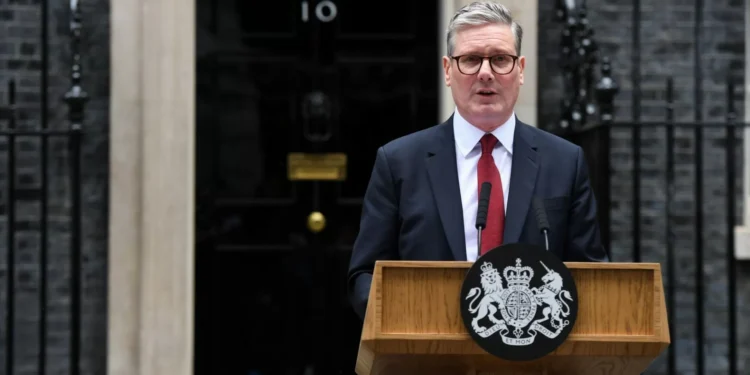 Líder britânico pede a Moscovo que aceite acordo de trégua com a Ucrânia