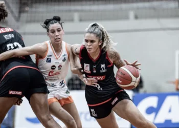 Sesi Araraquara atrapalha festa e vence Ourinhos na LBF