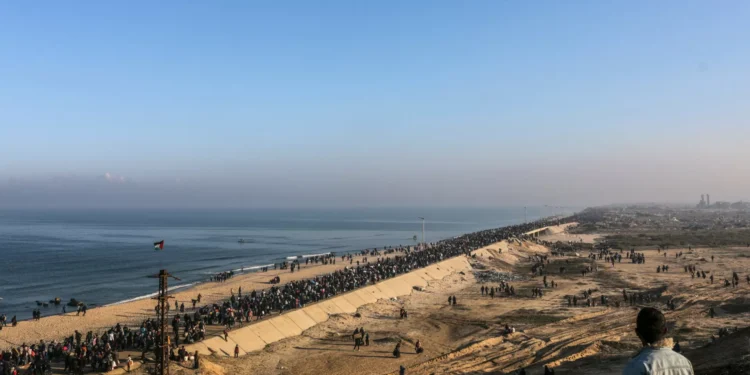 Exército israelita estende ofensiva terrestre ao sul de Gaza