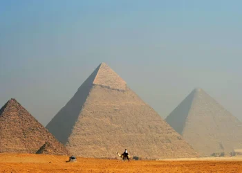 Descoberta de “cidade subterrânea” sob pirâmides do Egito divide cientistas
