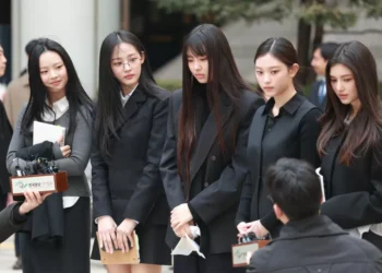 Grupo de k-pop anuncia pausa em meio a ação judicial e ‘sofrimento mental’