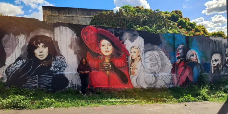 Obra de brasileiro é usada por Lady Gaga em divulgação de seu novo álbum